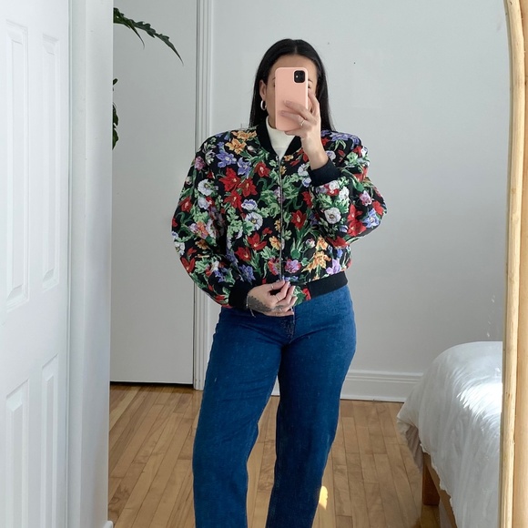 SOLD-Vintage floral bomber jacket - Picture 6 of 6